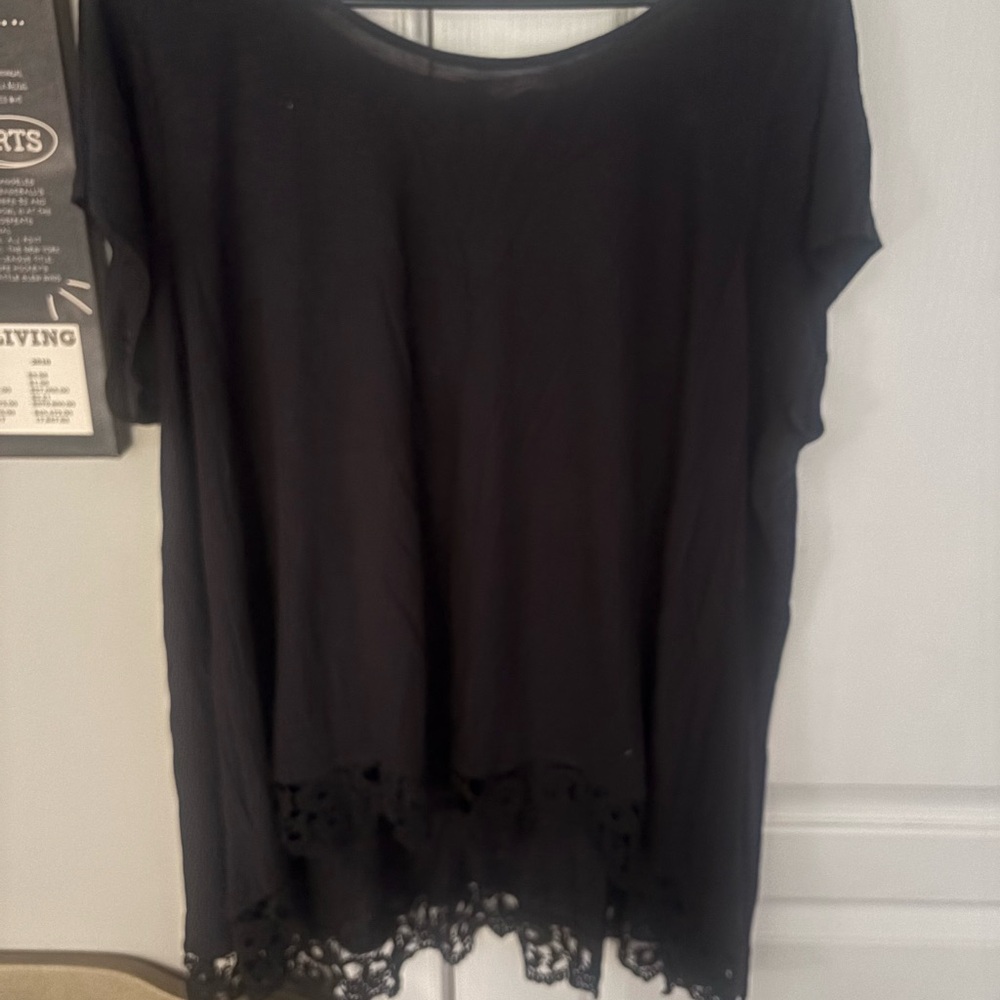 Freshman Black Short Sleeve Tunic with Lace Hem